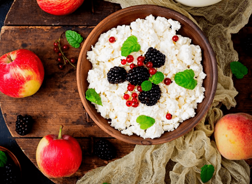 Cottage cheese and berries